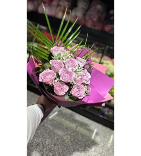 lila gül buketi, mor paket gül, şık çiçek buketi
