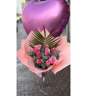 pembe gül buketi, kalp balonlu çiçek, romantik hediye