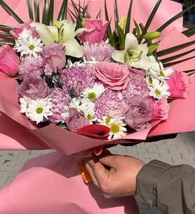 renkli gül buketi, lilyum buketi, anastasya çiçek