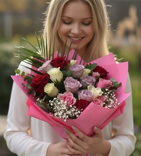 renkli gül buketi, ithal gül, özel gün çiçeği