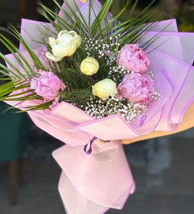 3 Pembe 3 Beyaz Şakayık Buketi