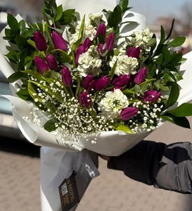 fuşya lale buketi, ithal lale, şebboy aranjmanı