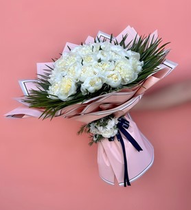 41 Beyaz Şakayık Buketi