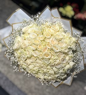 71 Beyaz Gül Buketi