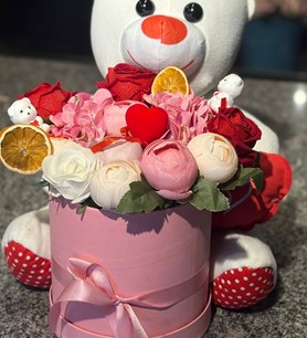 yapay şakayık gül, kutuda çiçek, peluş ayıcık hediye