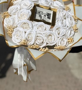 Çerçeveli gül buketi, beyaz kadife çiçek, lüks beyaz gül, çe