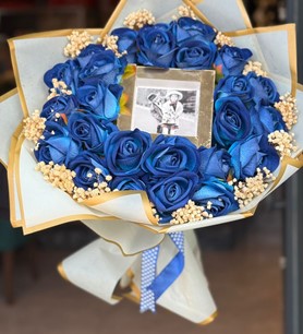 Mavi kadife gül, çerçeveli gül buketi, lüks mavi çiçek, çerç