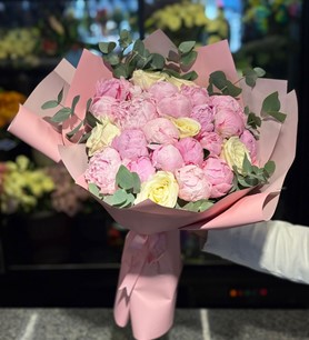 İthal 20li Şakayık Buketi 5 Beyaz Gül