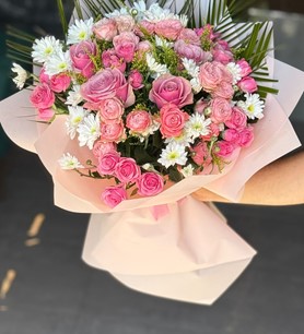 İthal Renkli Çiçek Buketi