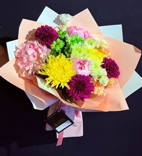 İthal Renkli Çiçek Buketi-6