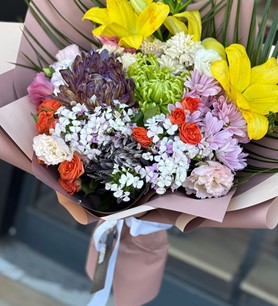 İthal Renkli Çiçek Buketi