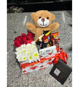 Kutuda Peluş Ayıcık ve Çikolata