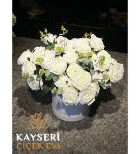 Kutuda Yapay 45 Beyaz Gül