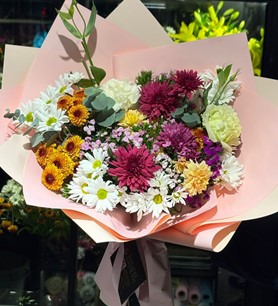 renkli çiçek buketi, gerbera papatya, lisyantus buketi