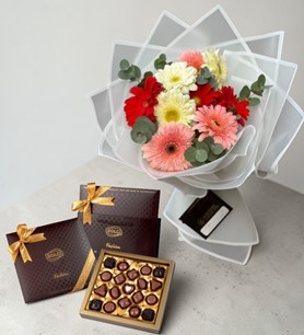 Renkli gerbera buketi, karışık çiçek siparişi, kutu çikolata